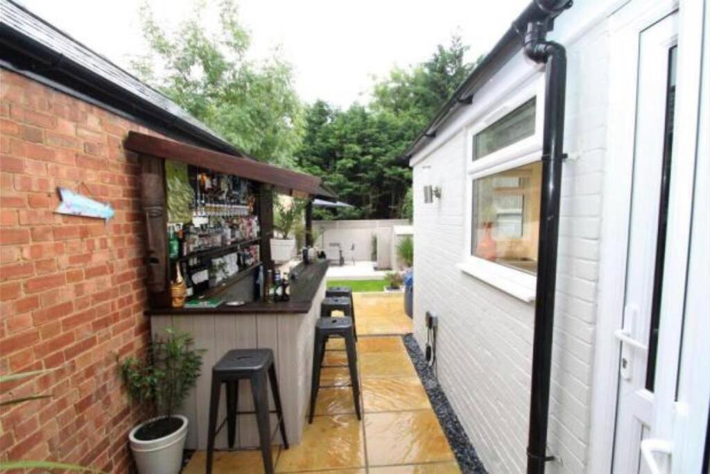 The Villas, Newly Refurbished Modern Home - Free Parking, Prime, Netflix Buckingham Bagian luar foto
