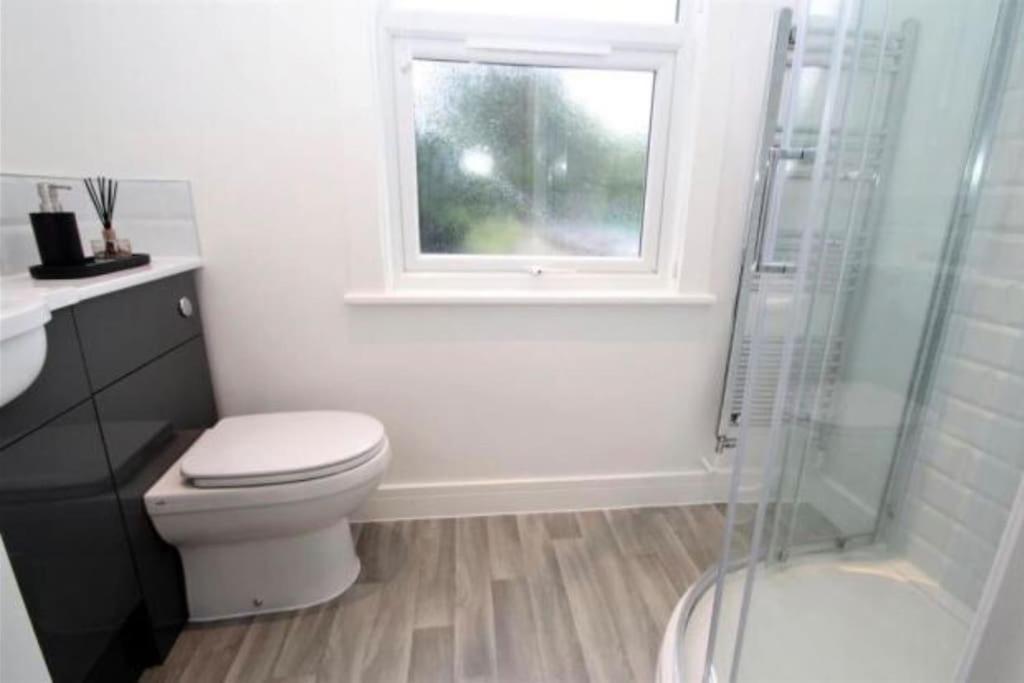 The Villas, Newly Refurbished Modern Home - Free Parking, Prime, Netflix Buckingham Bagian luar foto