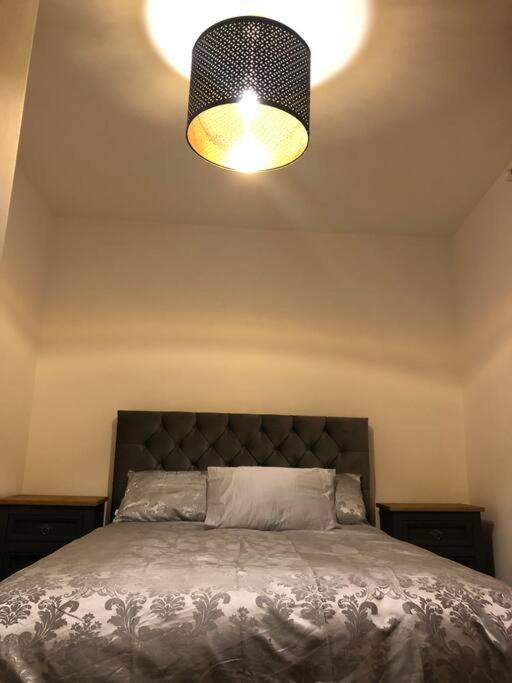 The Villas, Newly Refurbished Modern Home - Free Parking, Prime, Netflix Buckingham Bagian luar foto