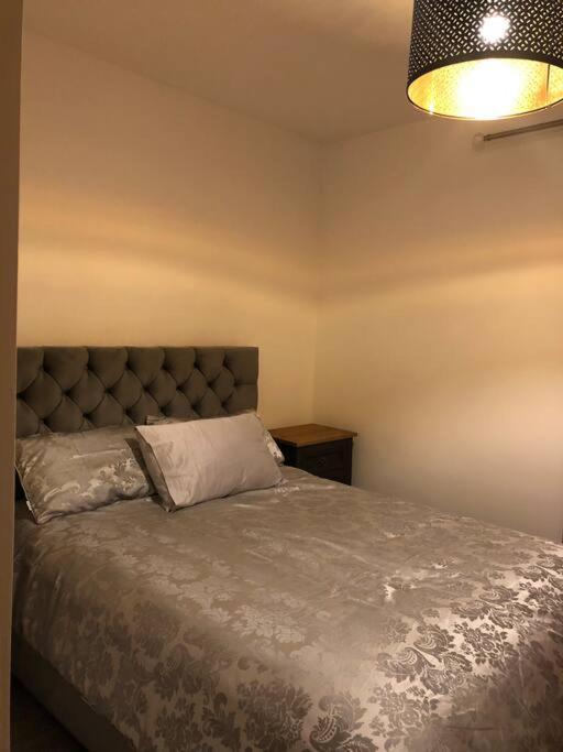 The Villas, Newly Refurbished Modern Home - Free Parking, Prime, Netflix Buckingham Bagian luar foto